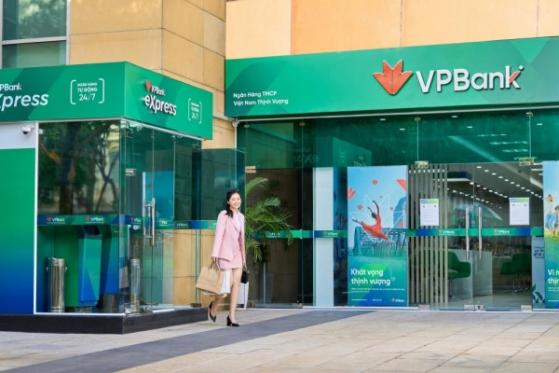 VPBank (VPB) dự trả cổ tức bằng tiền mặt tỷ lệ 10%, phát hành 1,2 tỷ cổ phiếu cho SMBC trong năm 2023